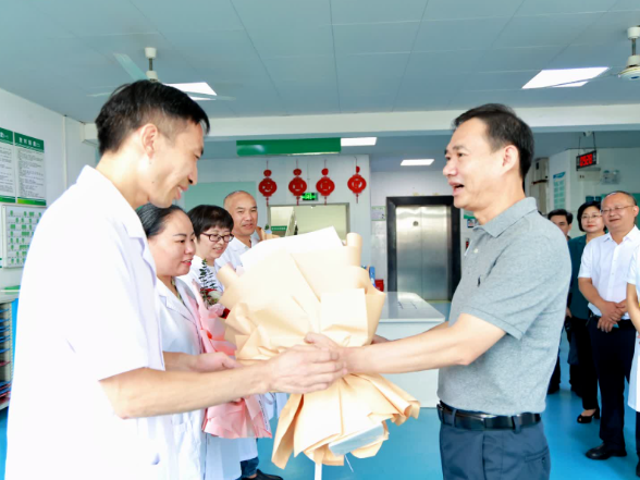 永州丨朱洪武走访慰问一线医务工作者