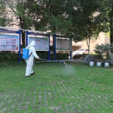 江华：全面消杀筑防线 洁净校园迎开学