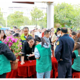 双牌：向市民免费发放花苗 共建共享花园县城