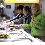 永州冷水滩：长者食堂暖民心 幸福晚年“食”无忧