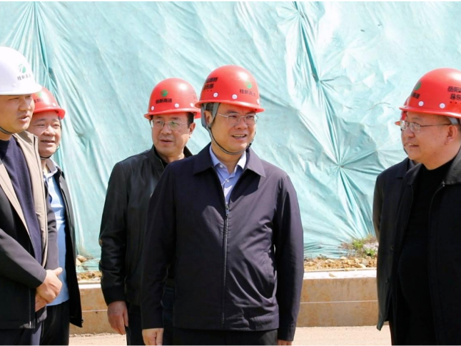 新田：陈雄调研桂新高速项目建设工作