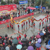 蓝山县2026年“春暖三蓝 乐闹元宵”暨学雷锋志愿服务活动在三蓝广场举行