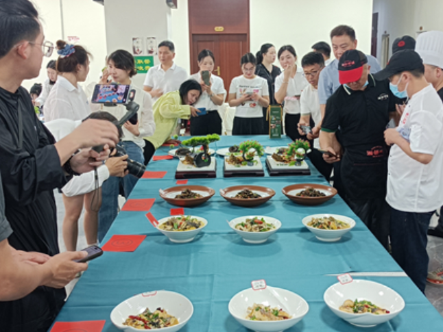 道县“追光杯”传统美食大赛正式启幕 以美食为媒助推文旅融合发展