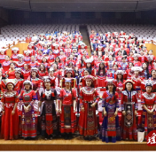 江华：瑶族特色球迷方阵助阵“永超”