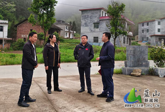 蓝山：邓群前往所城镇开展“联村解忧四个一批”活动并调研乡村振兴、候鸟保护工作