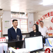 江华：袁章中在豸山社区调研