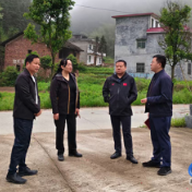 蓝山：邓群前往所城镇开展“联村解忧四个一批”活动并调研乡村振兴、候鸟保护工作