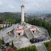 新田县开展“追寻·2026·清明祭英烈”主题活动