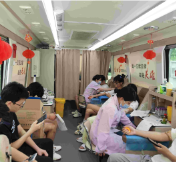 湖南潇湘技师学院开展无偿献血公益活动