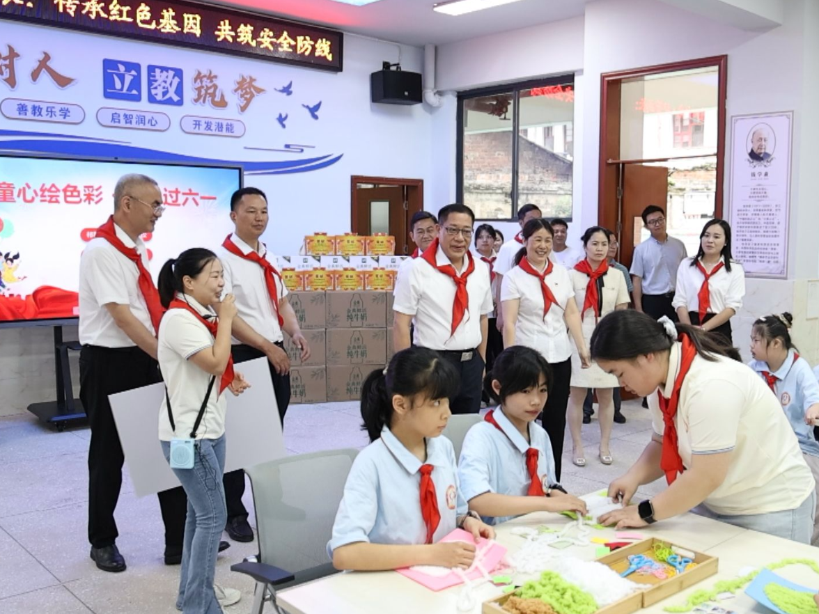 祁阳：蒋崇华、向子顺“六一”前夕看望慰问少年儿童并调研未成年人保护工作