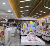 江永:书香纳凉度暑假 书店迎来“读书热”