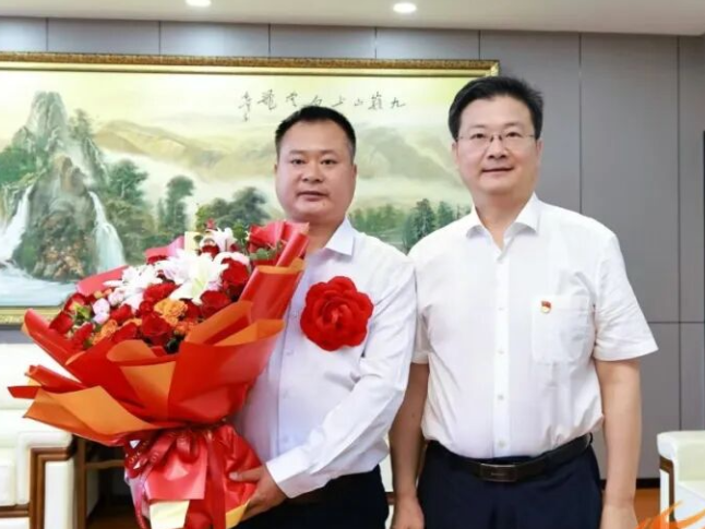 陈爱林会见永州市全国“两优一先”表彰对象