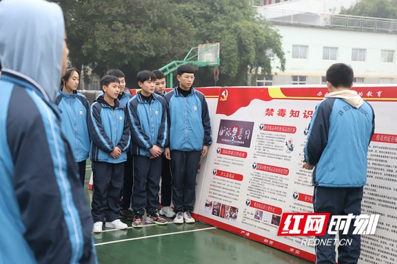 9b5da48b051f47f4a6583efc3b4417bc.marked.jpg