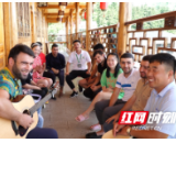 益阳：参与志愿活动献力！8名塔吉克斯坦人留在安化支持抗疫