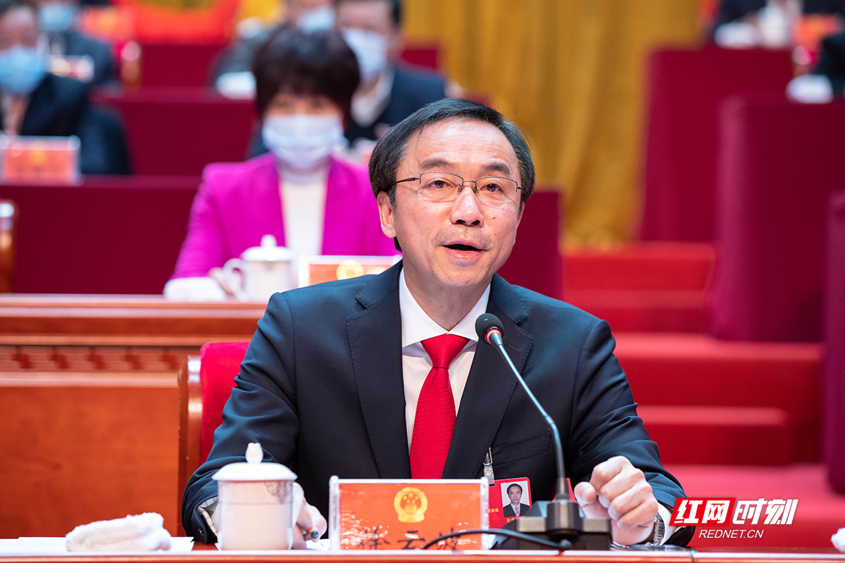 益阳市人大常委会党组书记、常务副主任徐云波主持会议。