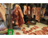 国庆中秋长假，益阳市民“菜篮子”供应充足，猪肉和鸡蛋价格下降