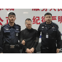 沅江：网逃人员与店老板发生争执 民警瞬间识别抓捕