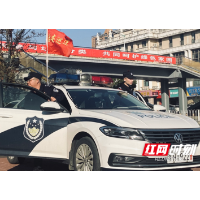 点赞！益阳高新区一民警骨折十日仍坚守岗位