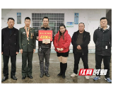 桃江：二等功臣慰问金 全部捐给母校