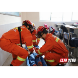 益阳市大通湖区中心完小：地震实战演练 敬畏生命