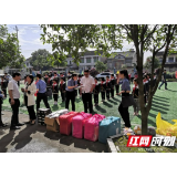 赫山区龙洲小学携手多部门关爱农村留守儿童