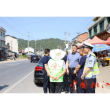 黄劲督查“五一”期间道路交通安保工作