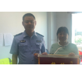 安化县交警大队：为民办实事之及时出警救群众