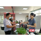 我为群众办实事 | 大通湖区市场监管局:“你们的办证服务,亚克西”