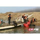 益阳资水洪道航道首次设置发光航标