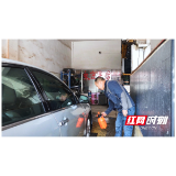 南县明山头镇：渔民上岸化身汽车“美容师” 奏响致富新乐章