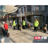 南县麻河口镇：文明劝导蔚然成风 筑牢道路交通“安全网”