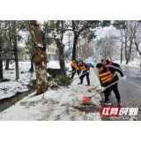 赫山区公路建设养护中心：奋战一线 抗冰除雪保畅通