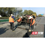 成本降低40%！桃江采用沥青路面再生技术修补破损路面