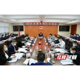 罗讯主持召开2022年县委议教工作会议