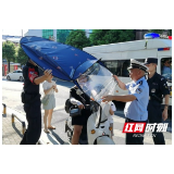 桃江：路面温度接近60℃  他们依然坚守不退