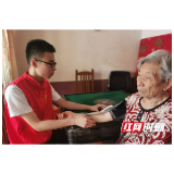 聚焦“三下乡” 益阳医专与龙光桥街道的“健康邂逅”