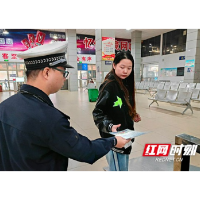 安化交警走进企业宣传道路交通安全 优化营商环境