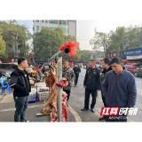 南县青树嘴镇：规范经营秩序 改变集市面貌