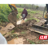 南县明山头镇：除险排渍进行时 全力以赴保生产