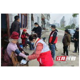 南县武圣宫镇：岗位学雷锋 健康送万家