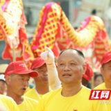 组图｜聚焦！赫山区兰溪镇巨型百米龙舟登江 现场人山人海