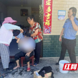 七旬老人不慎落水命悬一线 大通湖民警奋不顾身跳水施救