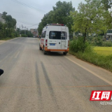 赫山：大面积污染路面，两渣土车被查处！  