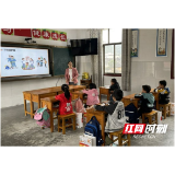 民革益阳市委会公益普法暨助学捐赠活动走进安化县木溪小学