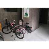 沅江市一居民在高层民用建筑的安全出口停放电动自行车被立案处罚