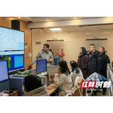 益阳市工信局到益阳铁塔公司督导通信应急保障工作