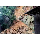 益阳市赫山区龙光桥街道黄家桥村崩塌避险案例