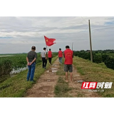 南县青树嘴镇：青春担当铸防线 防汛战场展风采