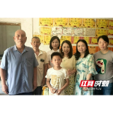 益阳税务：关爱留守困境儿童 “爱心妈妈”在行动