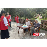 大通湖区北洲子镇：志愿者为九旬五保老人庆生